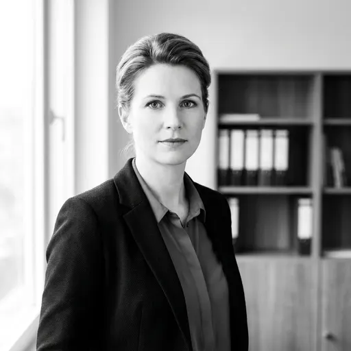 Julia Lang — Office Manager